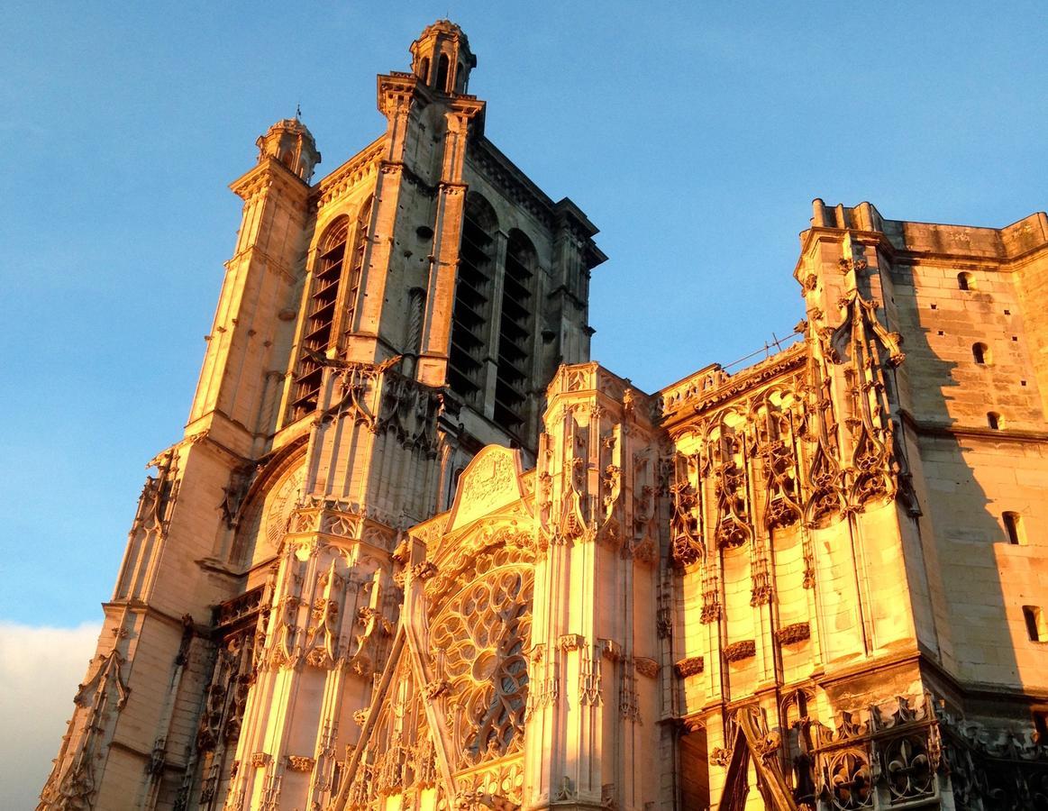 Bed and Breakfast Le Jardin de la Cathédrale Troyes Exterior foto